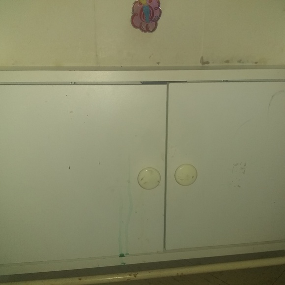 Storage table - Picture 4 of 5